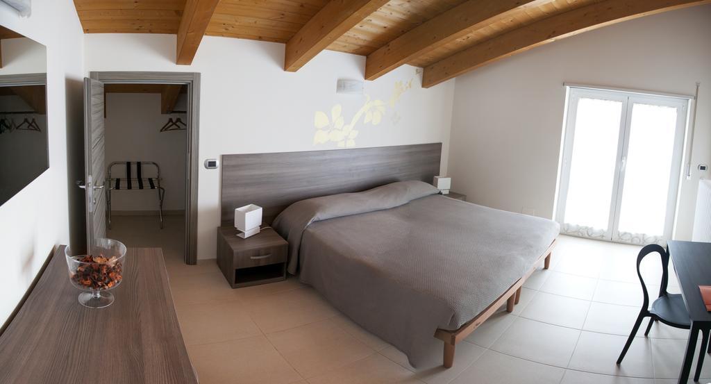 B&B Alba In Langhe Verduno Habitación foto